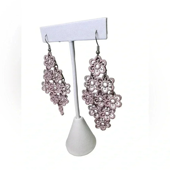 NWT 2.5” Purple Laces Flower Earring With Twotoned Metal Elegant Floral southern - Picture 3 of 8